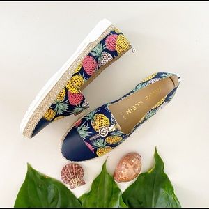 ANN KLEIN Women's Zetta Flats